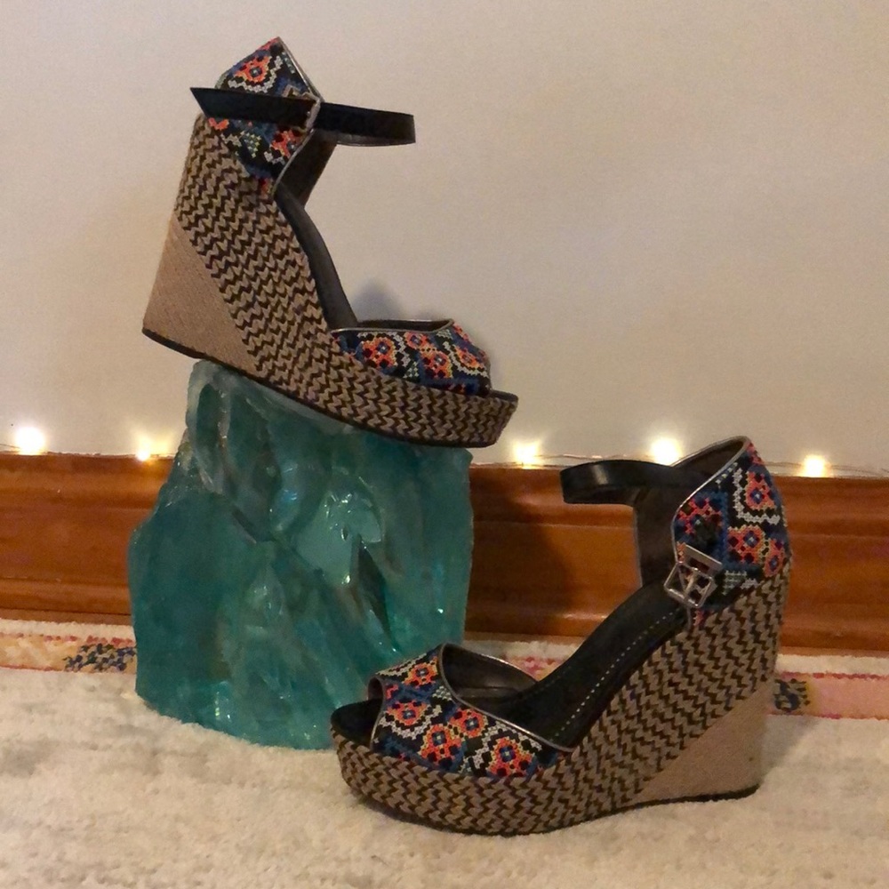 Honestly these are so cute I might change my mind but the straps must be fixed.